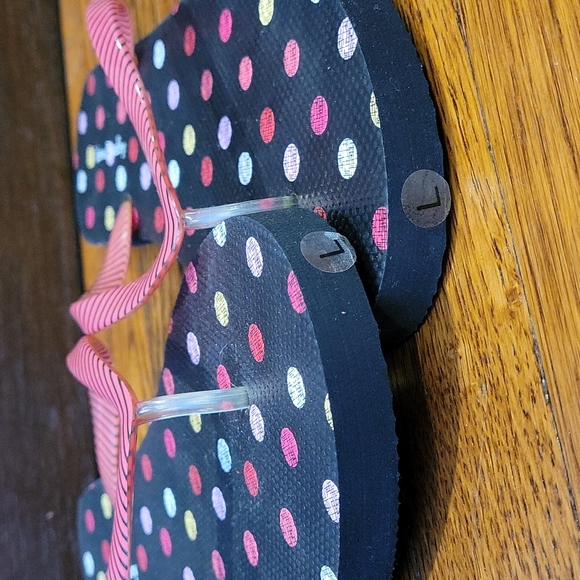 Vera Bradley Flip Flops in Pink and Black Stripe with Polka Dots - Size L (9-10) - Picture 3 of 5